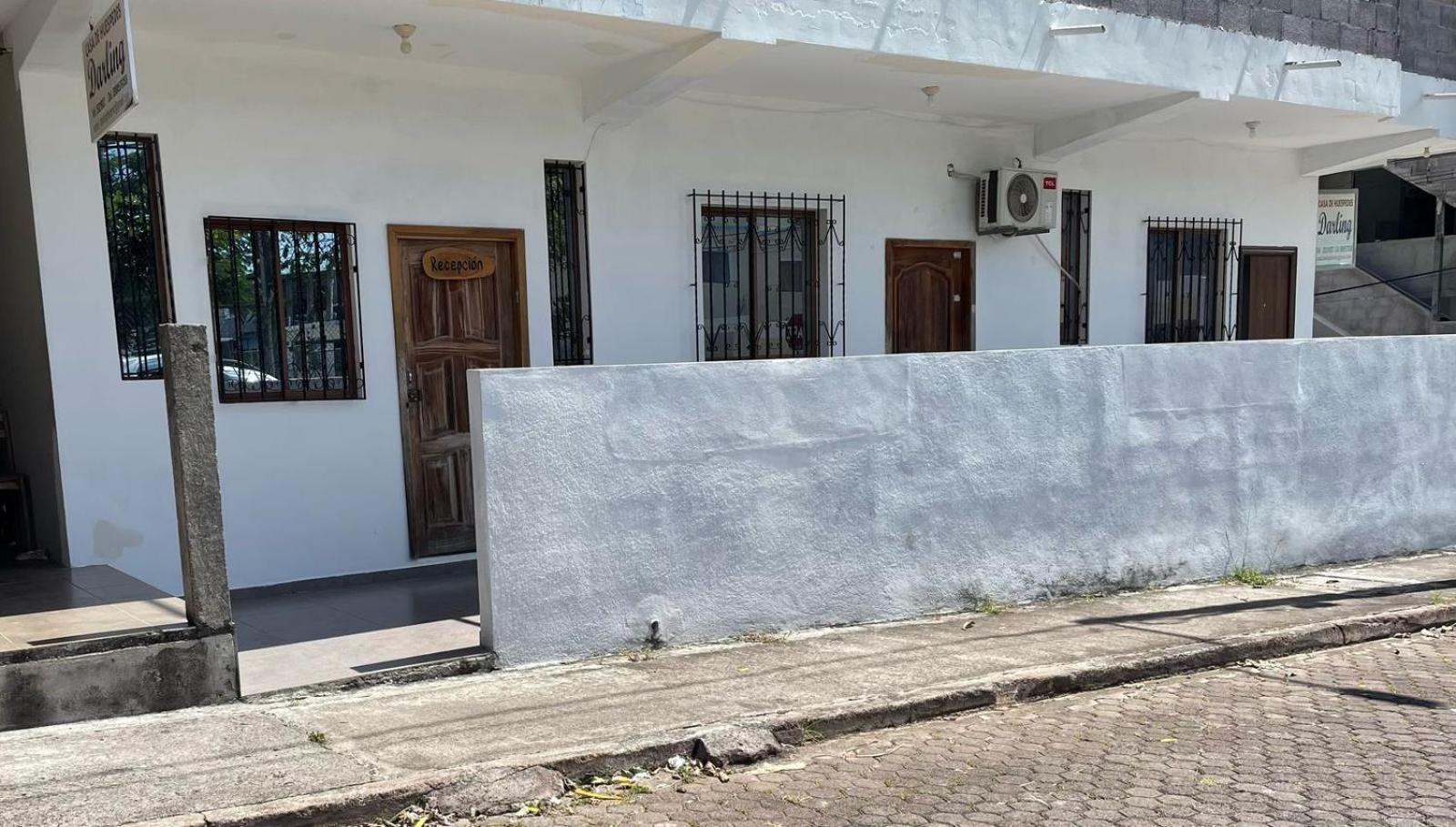 Casa de Huespedes "Darling" Hotel Puerto Baquerizo Moreno Buitenkant foto