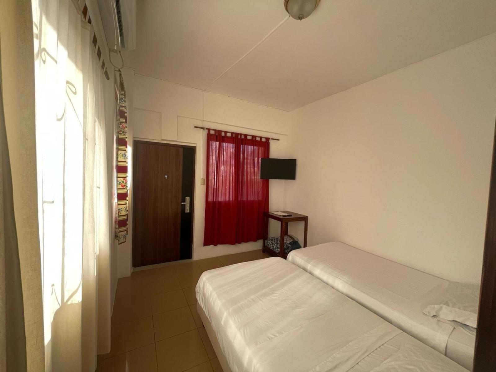 Casa de Huespedes "Darling" Hotel Puerto Baquerizo Moreno Buitenkant foto